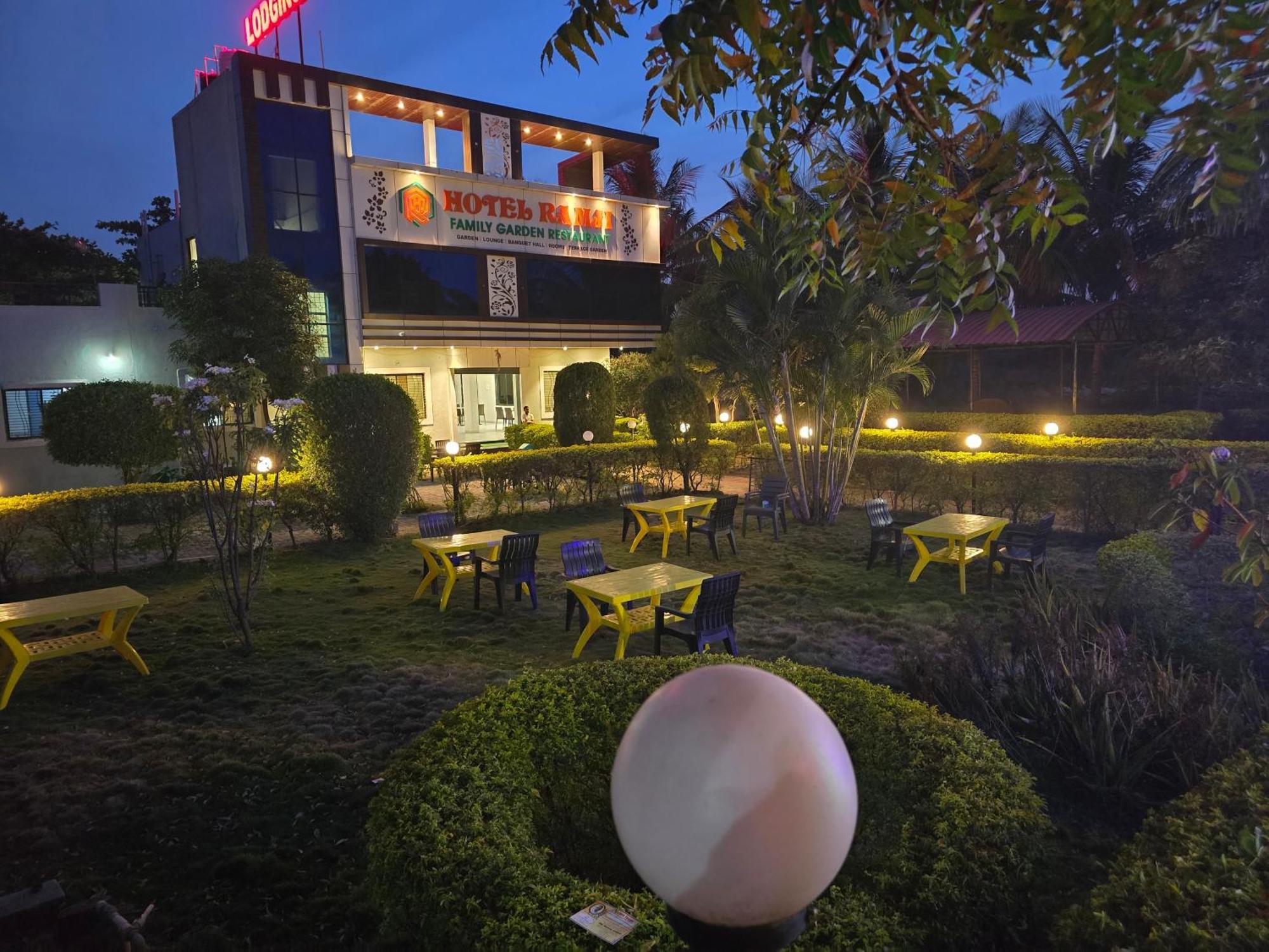 Hotel Ramji Karmad Exterior photo